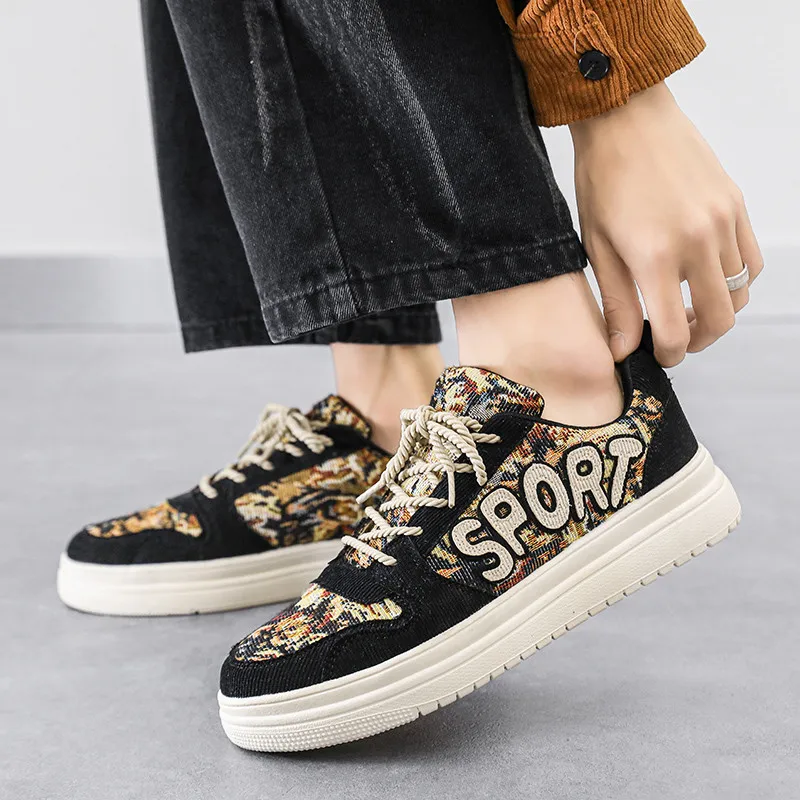Fashion Black Printed Men Skateboard Shoes Unisex Lace-up  Men Outdoor Sport Shoes Summer Comfortable Platform Men Canvas Shoes