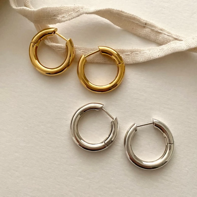 Silvology Real 925 Sterling Silver 3mm Thick Solid Hoop Earrings for Women Round Minimalist Glossy Korea Earrings Office Jewelry
