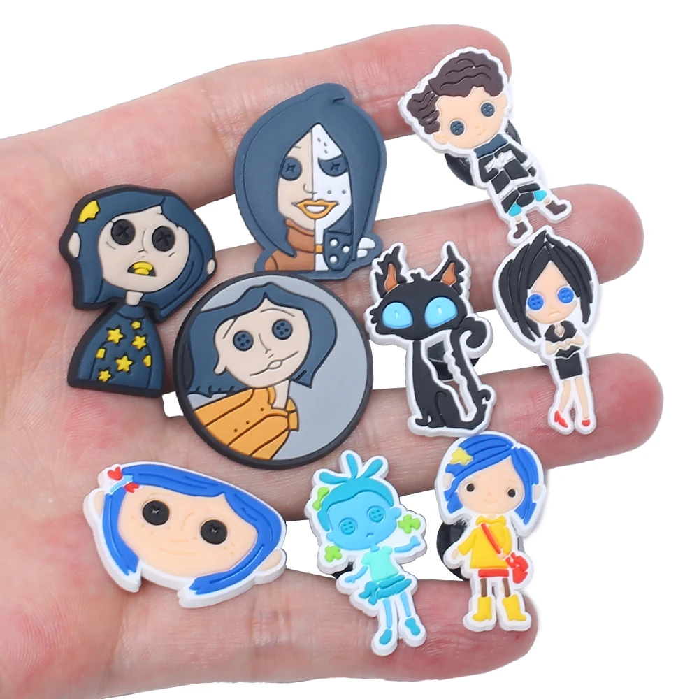 

Распродажа, 1 шт., амулетные аксессуары из ПВХ серии Coraline для обуви, детские украшения, подходит для браслета Croc Jibz, амулетный подарок для веч...
