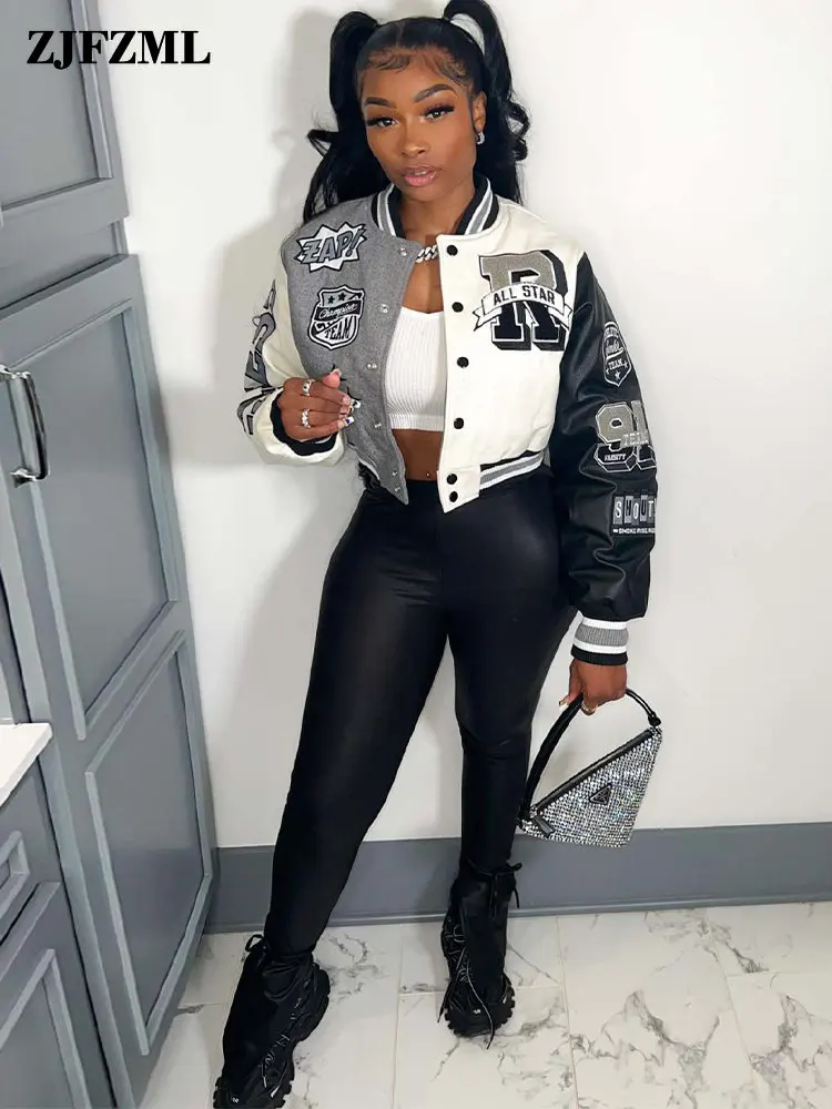 

Женская укороченная куртка-бомбер с воротником-стойкой и длинным рукавом