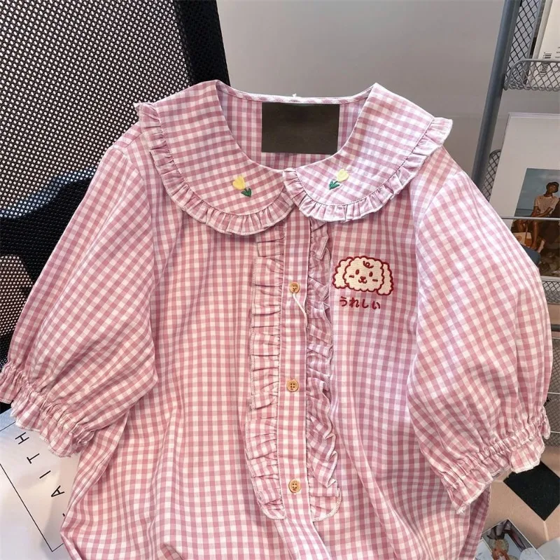 Японская милая блузка в клетку с мультяшной вышивкой и оборками однобортные