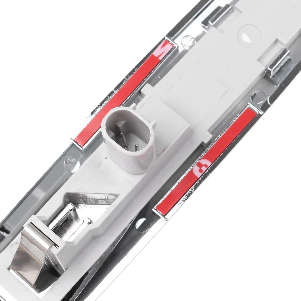 Автомобильный светодиодный указатель поворота на крыле боковой габаритный