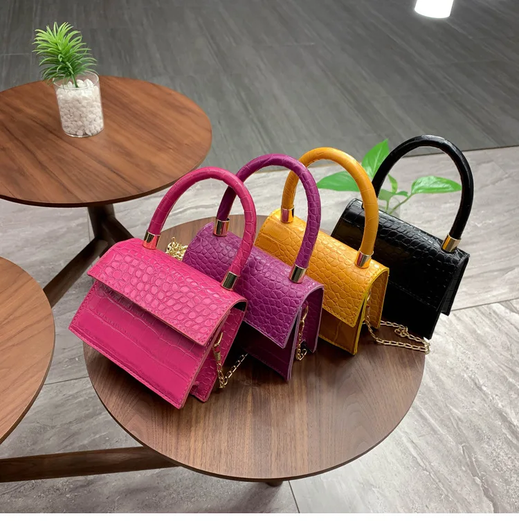

On the new small bag female 2022 new Korean version portable all-match shoulder bag fashion crocodile pattern small square bag