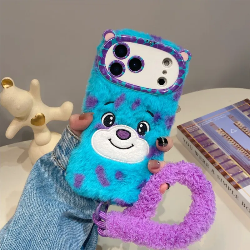 Фото Плюшевый 3D-чехол для телефона Disney Monsters Inc. Салли с пушистым ремешком на запястье для iPhone 17, 17 Pro, 16, 15, 14 Plus, 13, 12, 11 Pro Max, Air №1