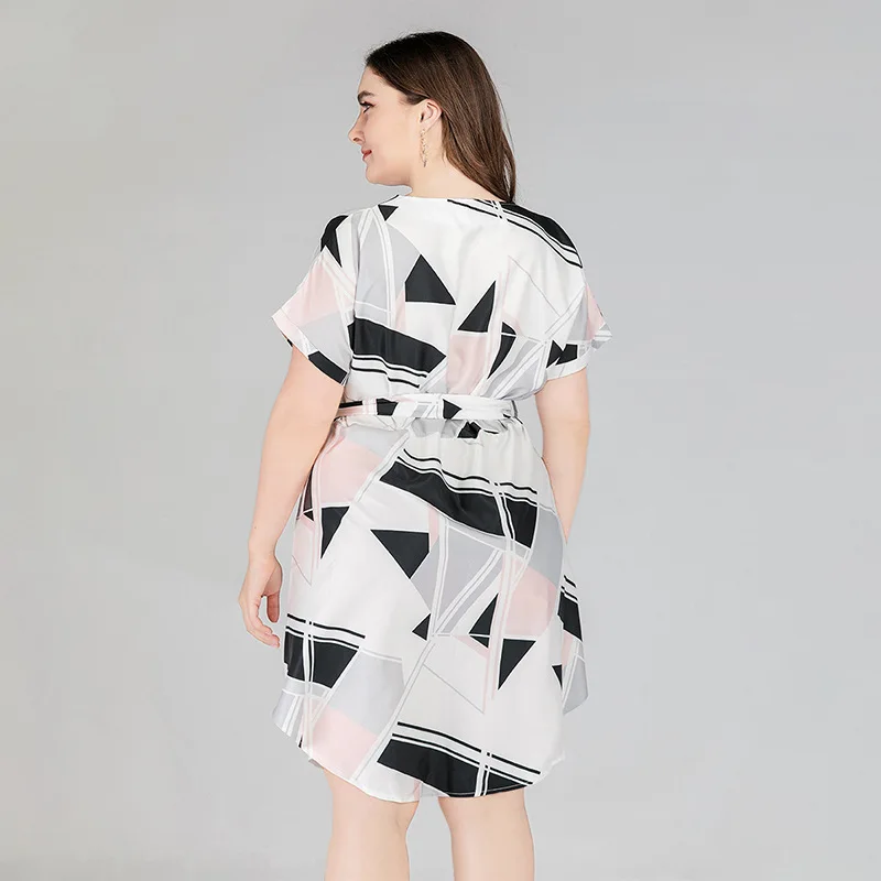 Женское летнее платье с геометрическим принтом повседневное Белое Облегающее