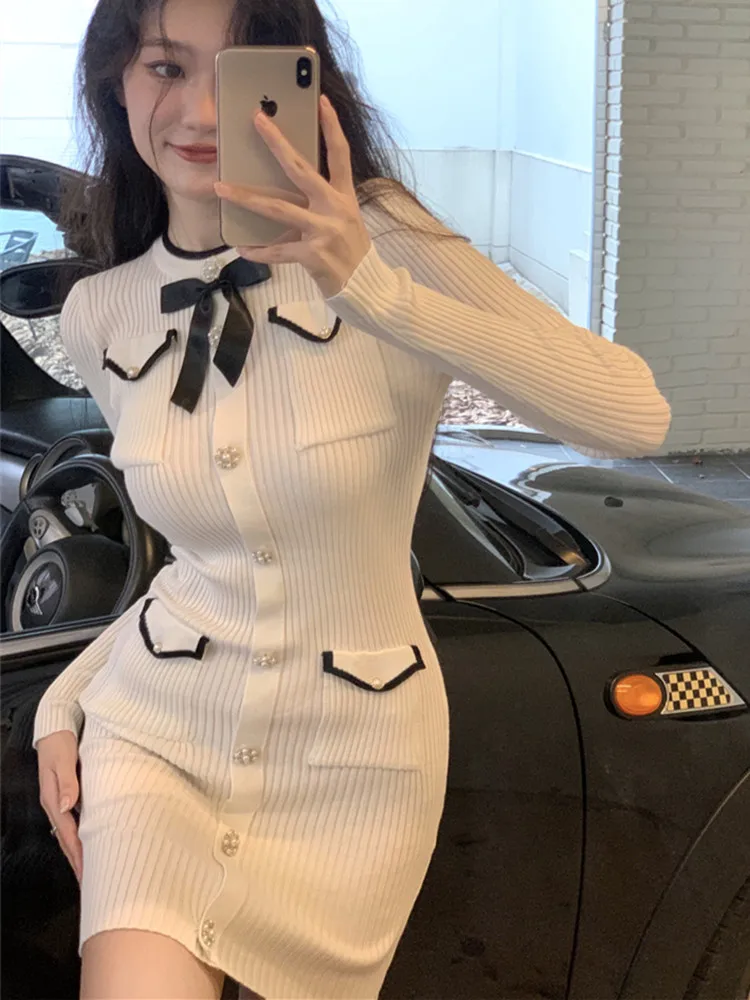 

Брендовое дизайнерское осенне-зимнее мини-платье-свитер с бантом, женское милое Облегающее вязаное платье с жемчужными пуговицами и длинным рукавом