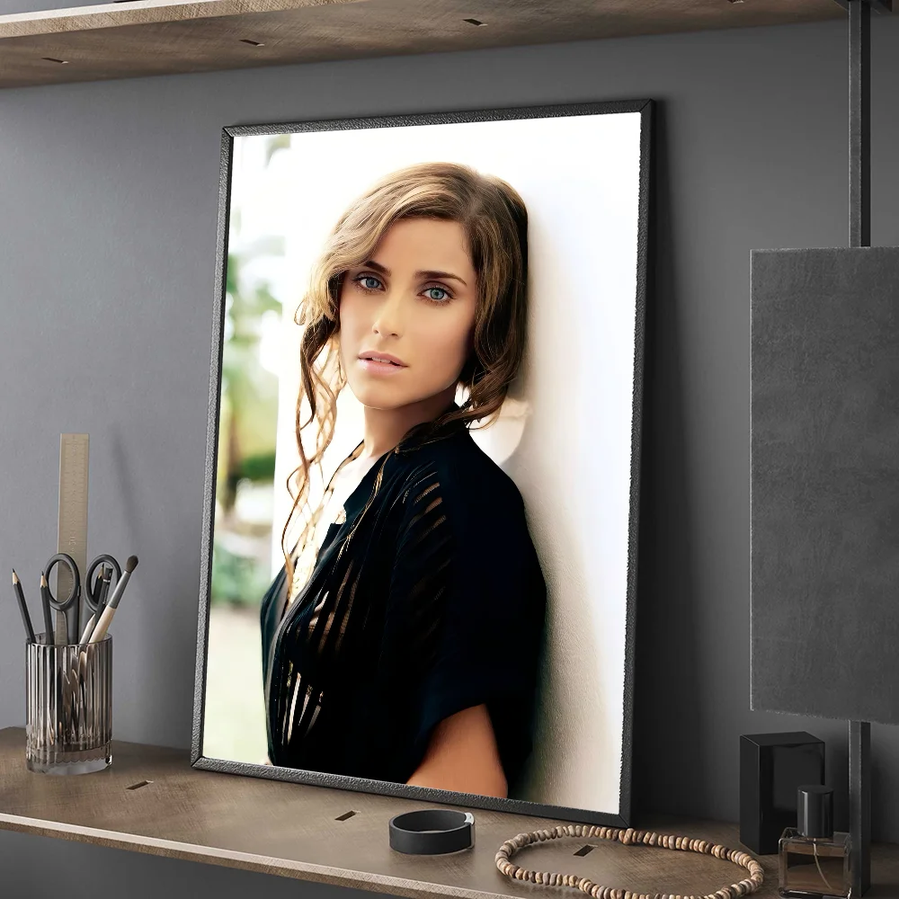 Певица Нелли Фуртудо фильм липкие постеры винтажная комната домашний бар кафе