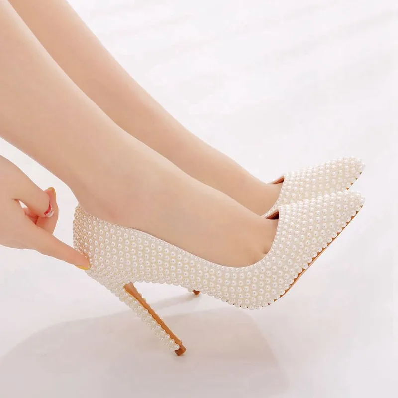 

Женские туфли-лодочки на шпильке 11 см, с острым носком