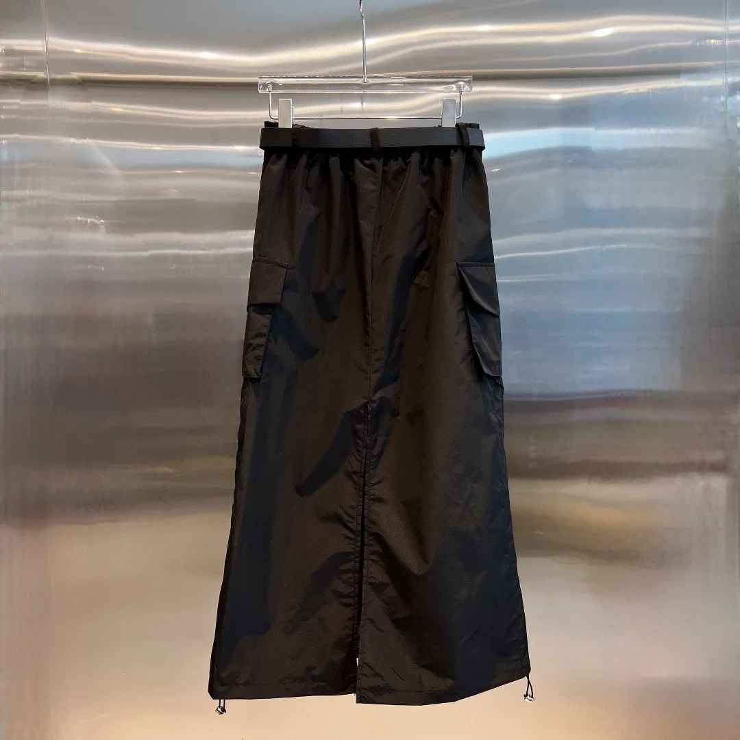 

P 2023 Classic Triangle Pack Skirt with Double Pockets and Elastic Waist for Fashionable Workwear Style