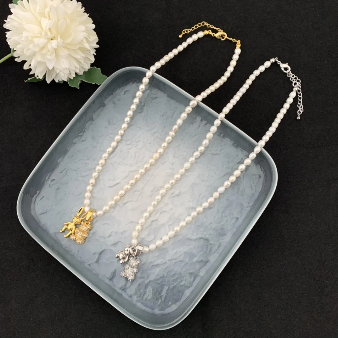 

European and American fashion rabbit Bear Pendant Pearl Necklace