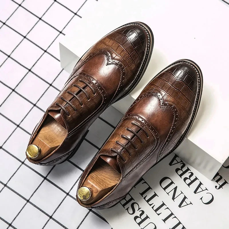 

Men's Business Dress Leather Shoes Breathable In Summer Korean Version Leisure Pointy Trend Inner Heightening Men's Shoes