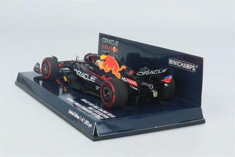 MINICHAMPS 1: 1 F1 2022 модель автомобиля из смолы #1 Max WINNER romawei модели автомобилей |