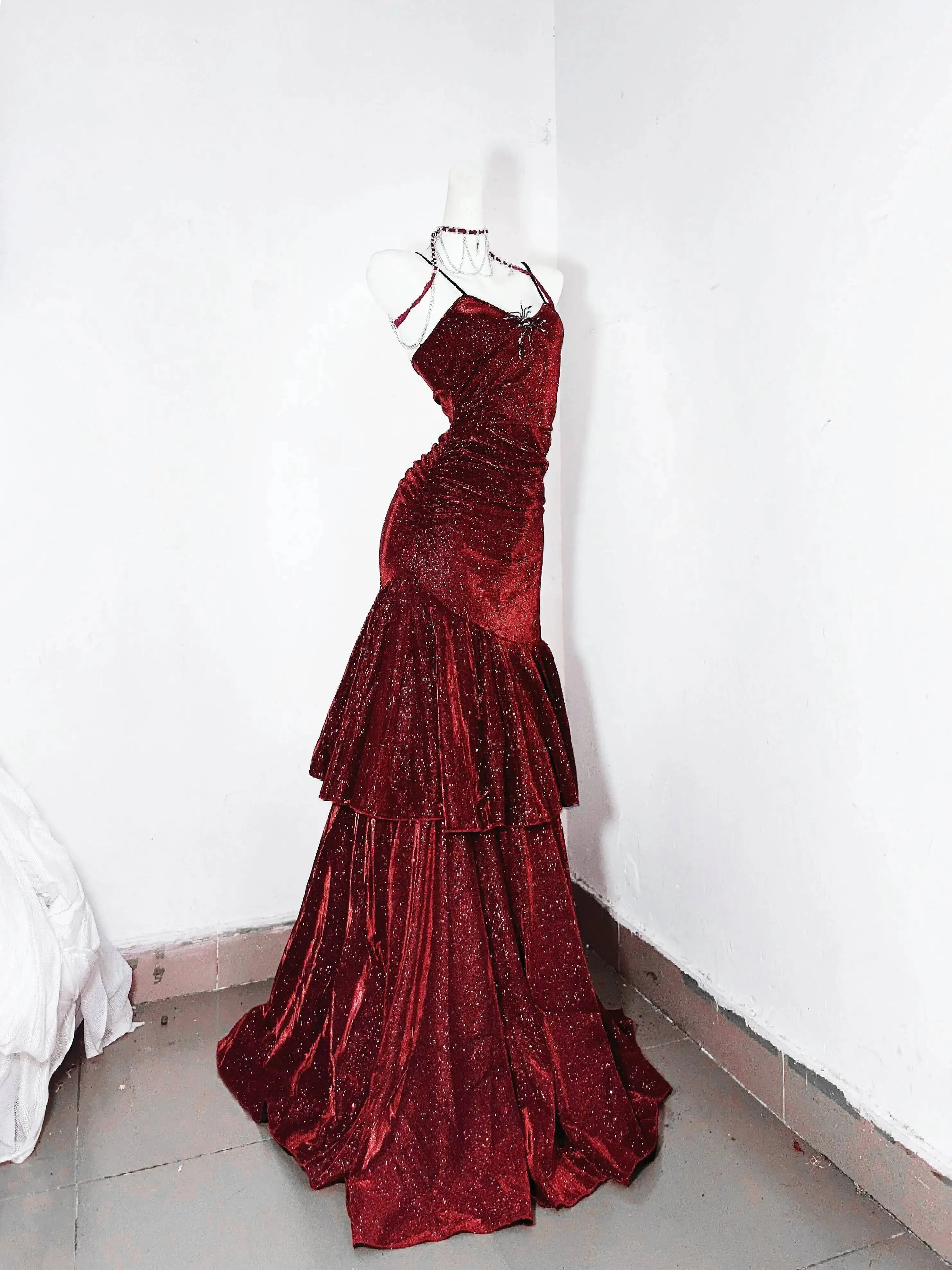 Фото Сексуальное облегающее платье-русалка Brave Legend Authentic Dark Sparkling Red Showa Princess №1