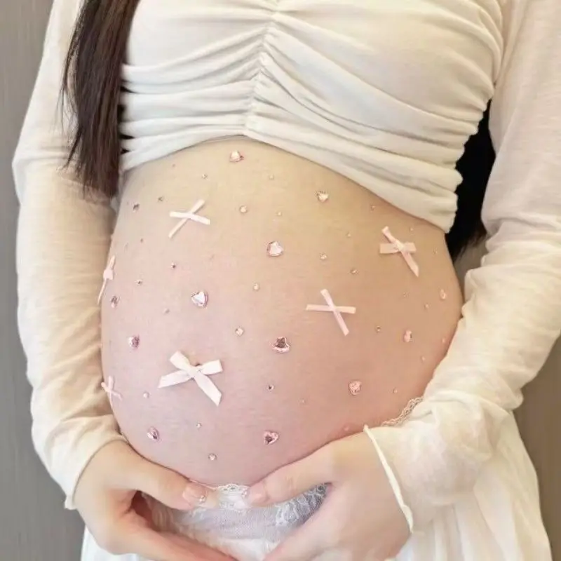Фото 3D-наклейки с блестящими стразами «Welcome Baby» для фотосессий беременных: наклейки на живот с сердечками, бантиками и кристаллами №4