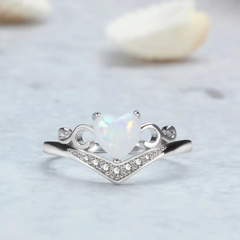 

Anillo en forma de corazón, nueva joyería, regalo de cumpleaños de novia, joyería simple, joyería de manos femeninas