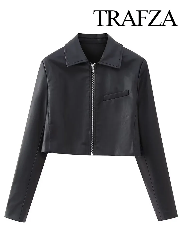 

Куртка женская осенняя короткая черная из искусственной кожи на молнии с отложным воротником и длинным рукавом