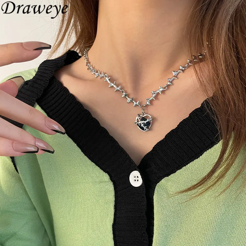 

Draweye Necklaces for Women Vintage Y2k Metal Plant Sweater Chains Heart Geometric Jewelry Hiphop Pendant Necklace Chokers