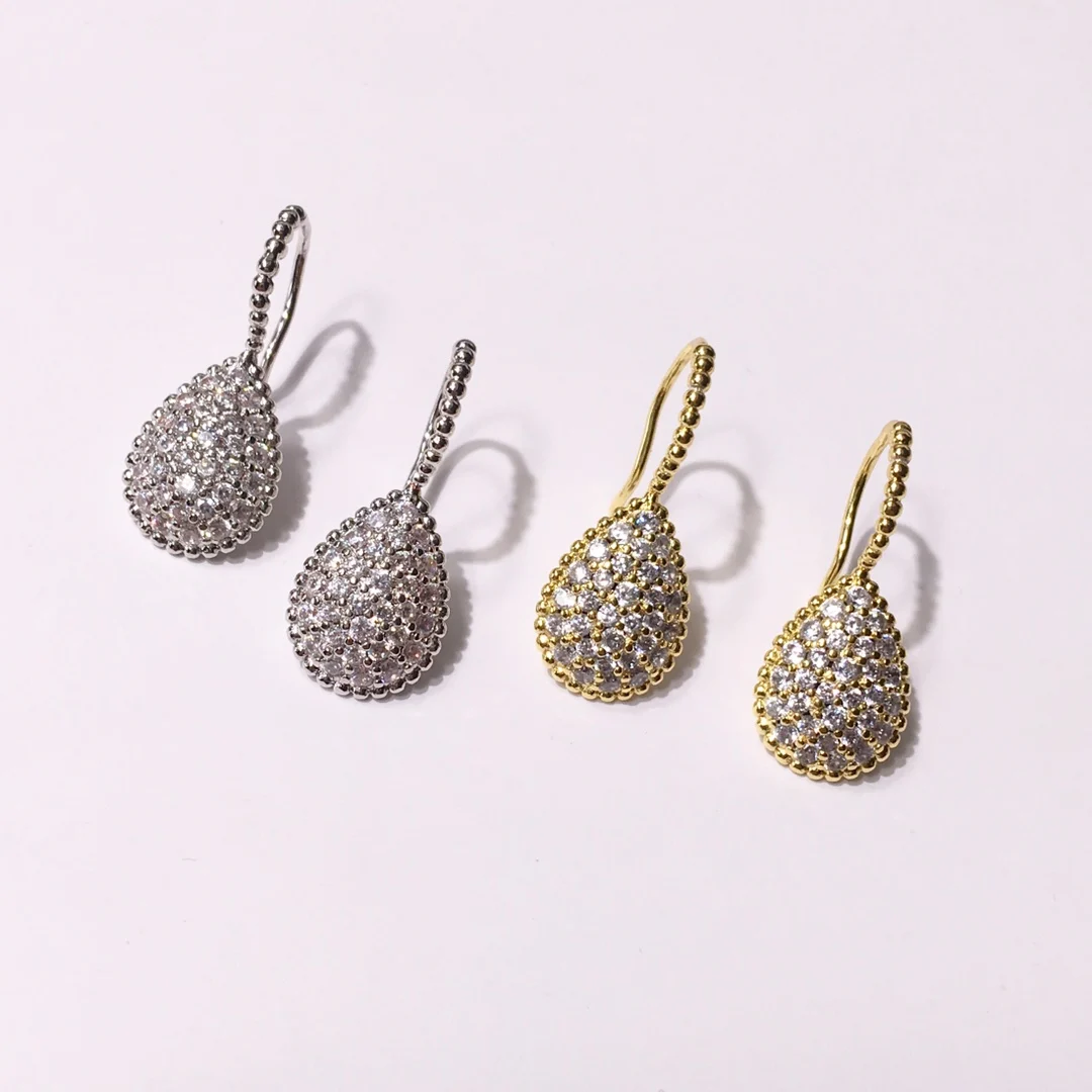 

European and American fashion elegant and generous water drop earrings