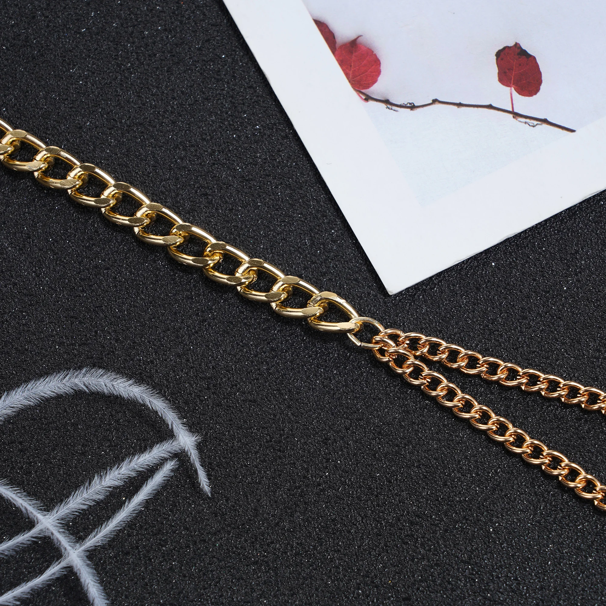 Женская пикантная цепочка для тела ювелирные изделия золотого цвета стразы