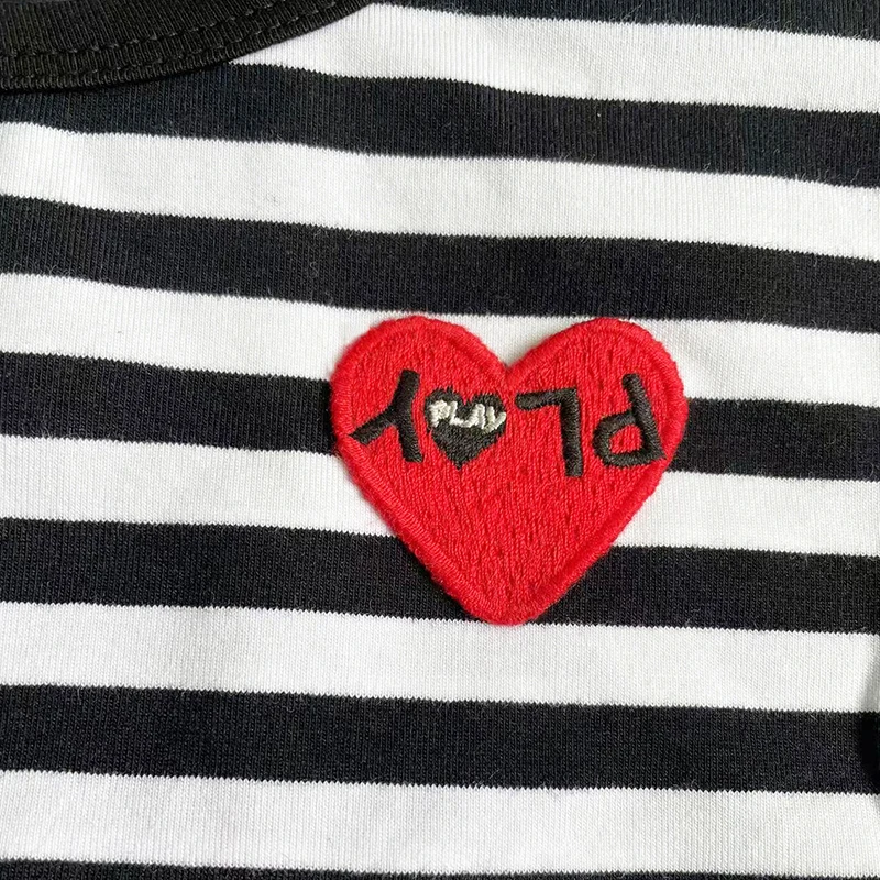 Футболка хлопковая в полоску с круглым вырезом и вышивкой | Мужская одежда