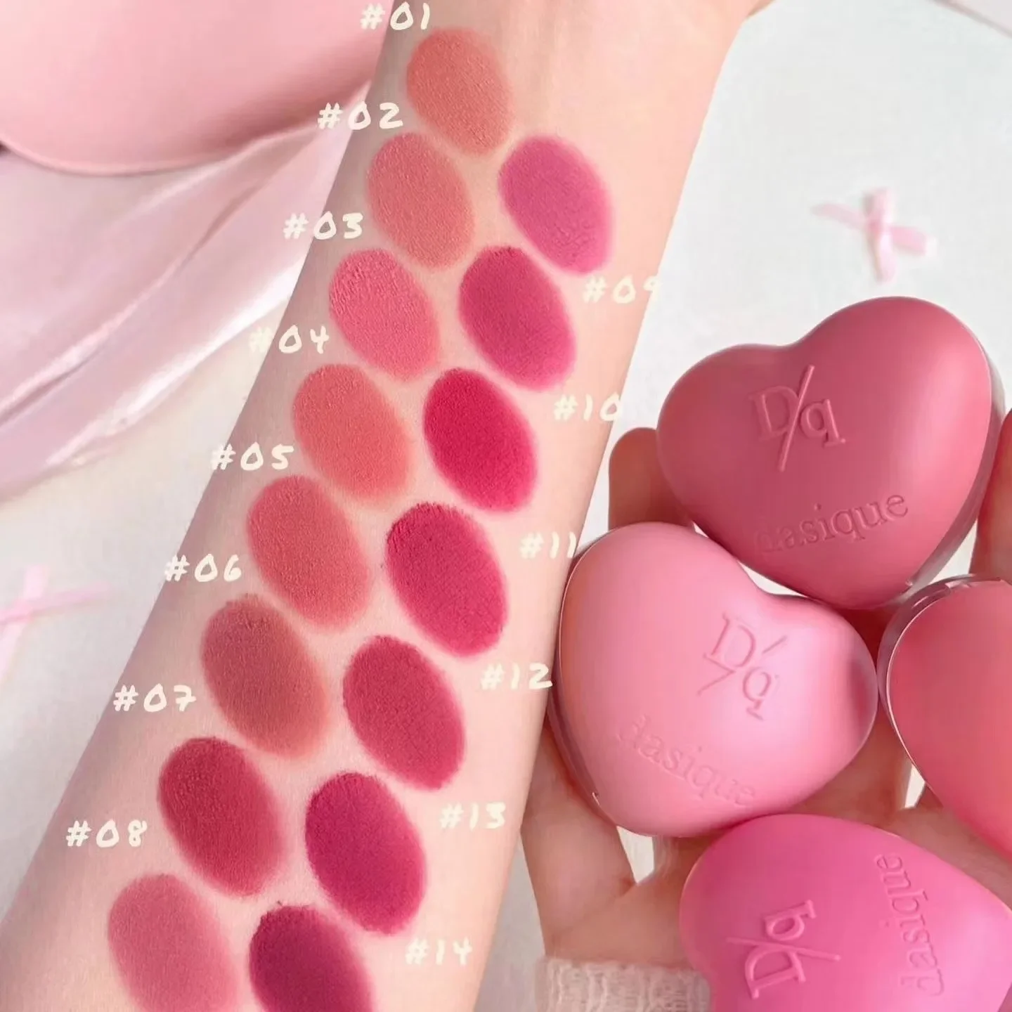 Губная помада в ассортименте