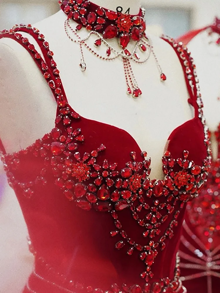 Рисунок 5 - Женское вечернее платье с камнями DEAT