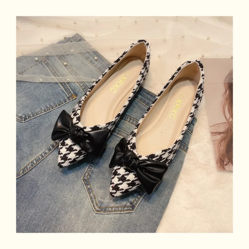 Retro Flat Shoes Women 2023 New Temperament Pointed Flat-bottomed Loafers Women Soft-soled Ladies Shoes Designer Zapatos Mujer