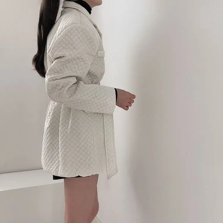 2021  Women's Autumn and Winter Jacket Geometric Three-dimensional Diamond Loose Suit Retro Lapel Lining Cotton Jacket with Belt