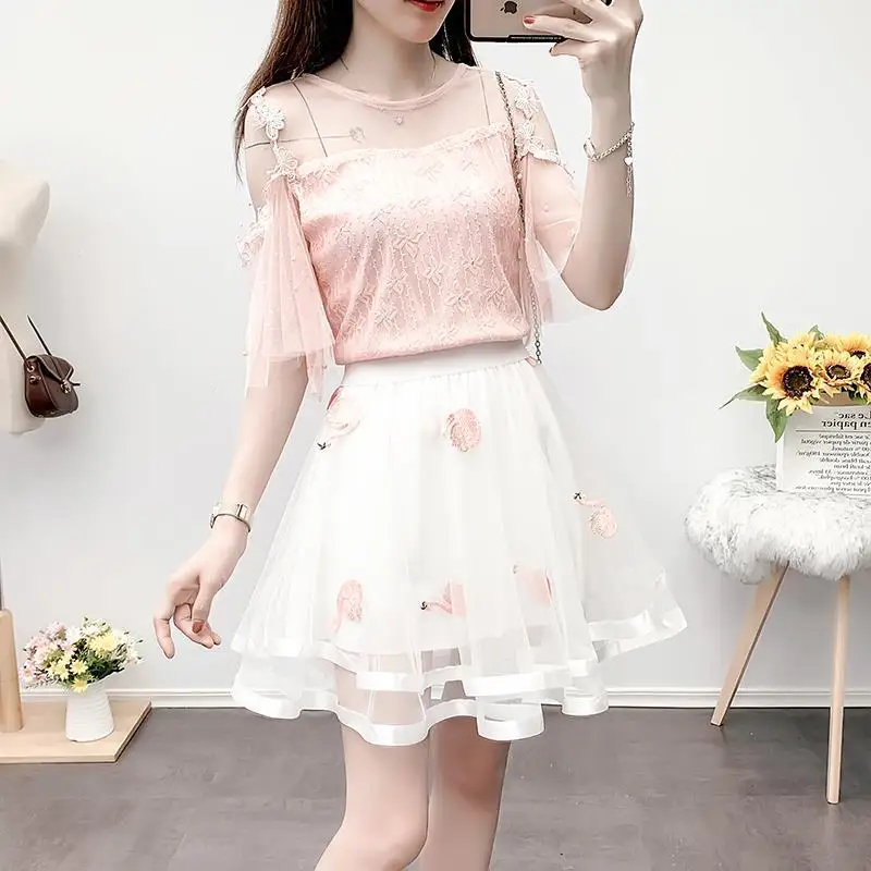 

Women 2022 Summer Fashion Two-piece Sets Female Off-shoulder O-neck Lace Shirt Tops + Loose Ball Gown Skirts Ladies Suits Y79