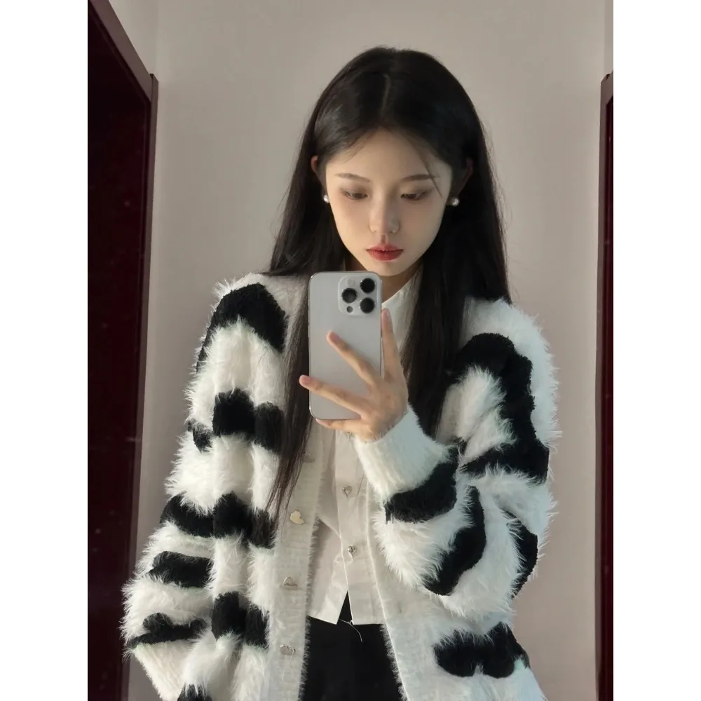

Mohair knitted cardigan jacket women's early spring and autumn loose gentle lazy wind sweater