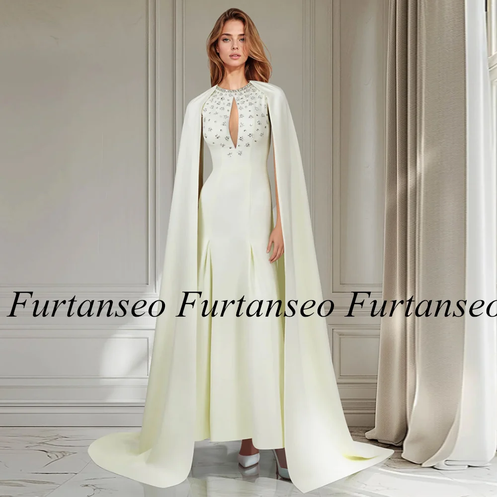 Женское платье с круглым вырезом длинным рукавом и юбкой-годе