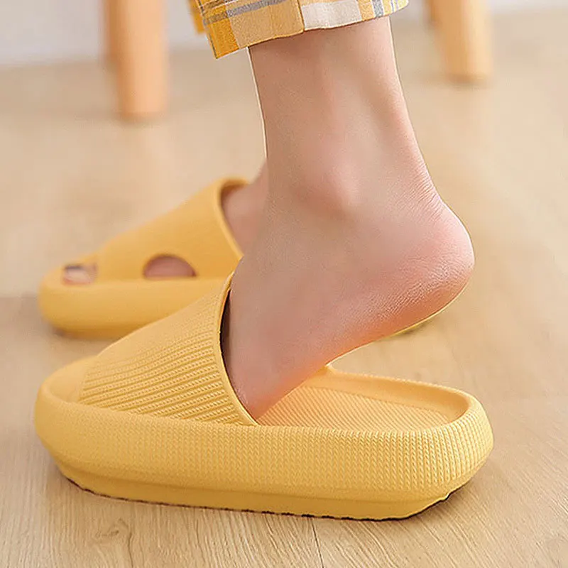 Фото Тапочки Step On The Sense Of Shit, летняя домашняя одежда, нескользящая обувь на мягкой подошве, простые мужские тапочки из Евы №4