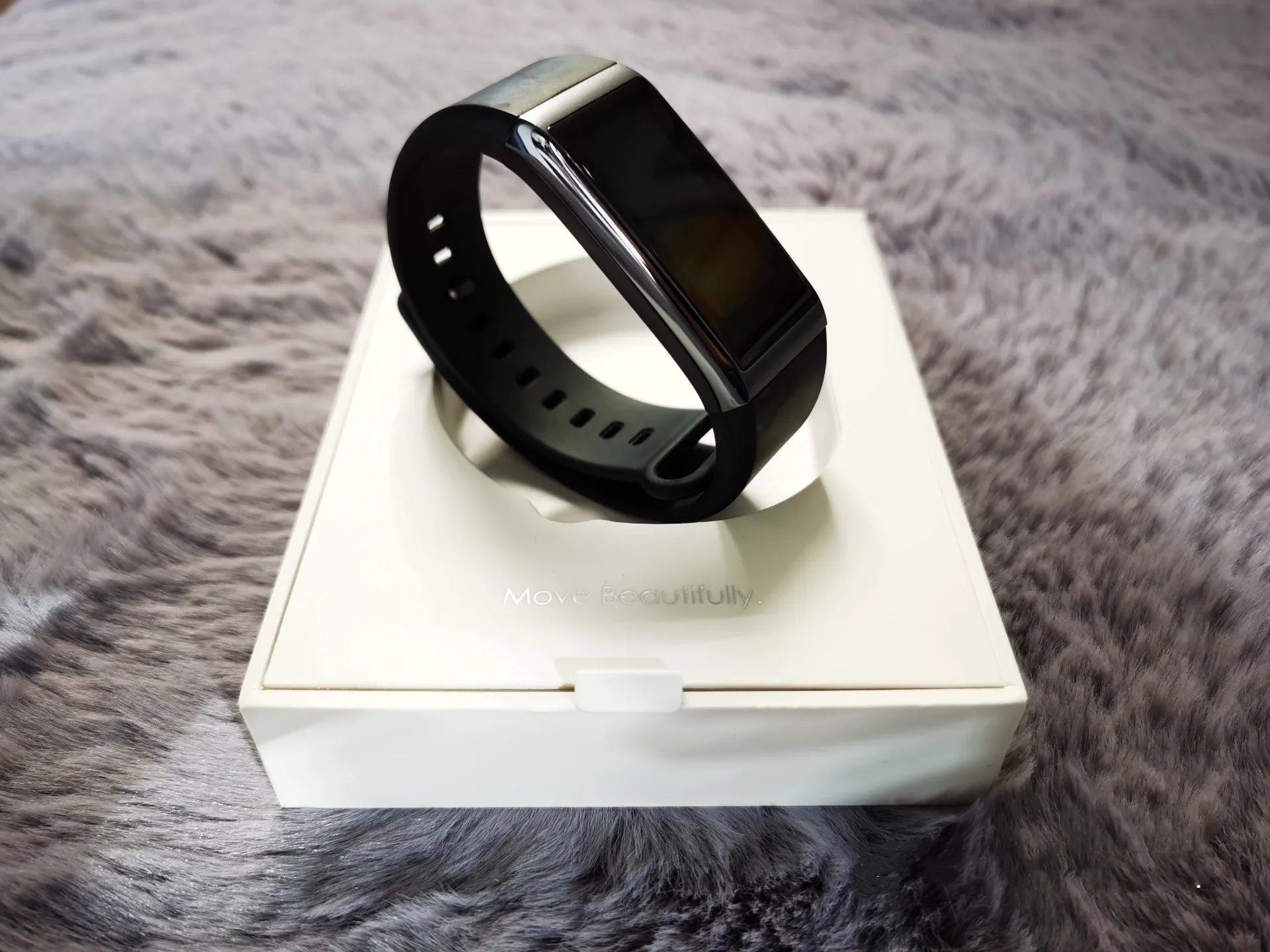 Смарт-браслет Amazfit Cor 1 39 дюйма AMOLED GPS 326x45 4p 170 ppi 5 атм |