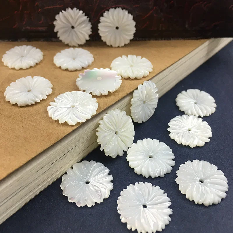 Розовые бусины из натурального перламутра цветок ромашки 5 шт.