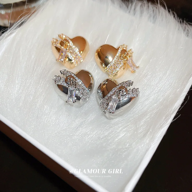 

Корейские трендовые серьги-гвоздики из натурального позолоченного циркония в форме сердца, дизайнерские серебряные серьги-гвоздики, модные серьги для пирсинга для женщин