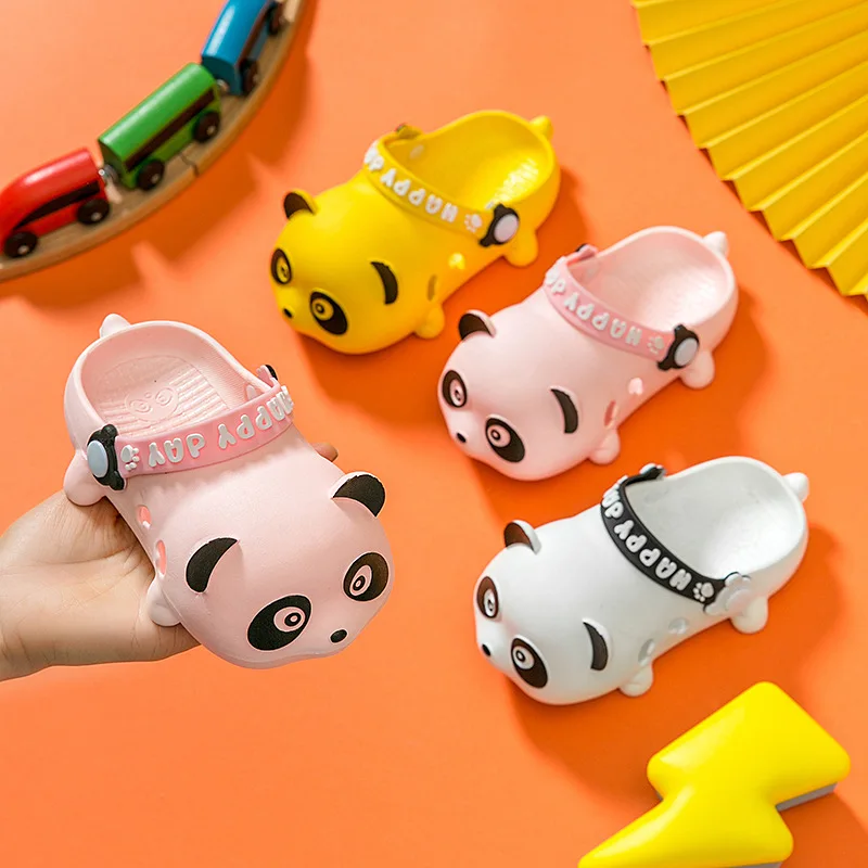

Kids Slippers Summer Boy Girl Cute Cartoon Bear Garden Beach Slippers Sandals Cave Hole Baby Shoes Outdoor Soft Bottom Slippers