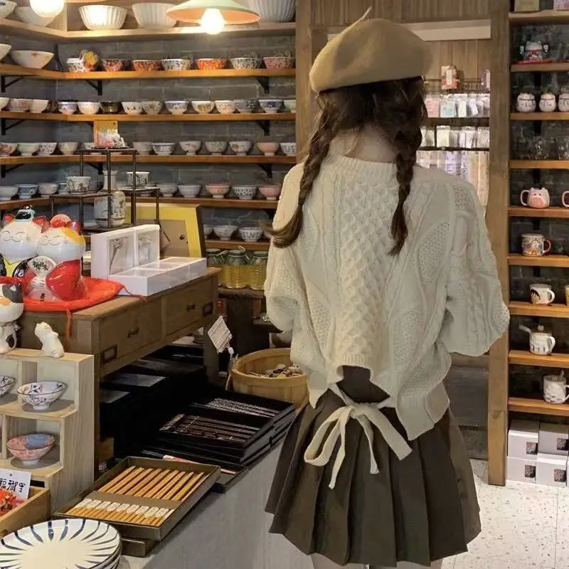 Вязаный свитер с V-образным вырезом Новинка осени 2024 облегающий пуловер