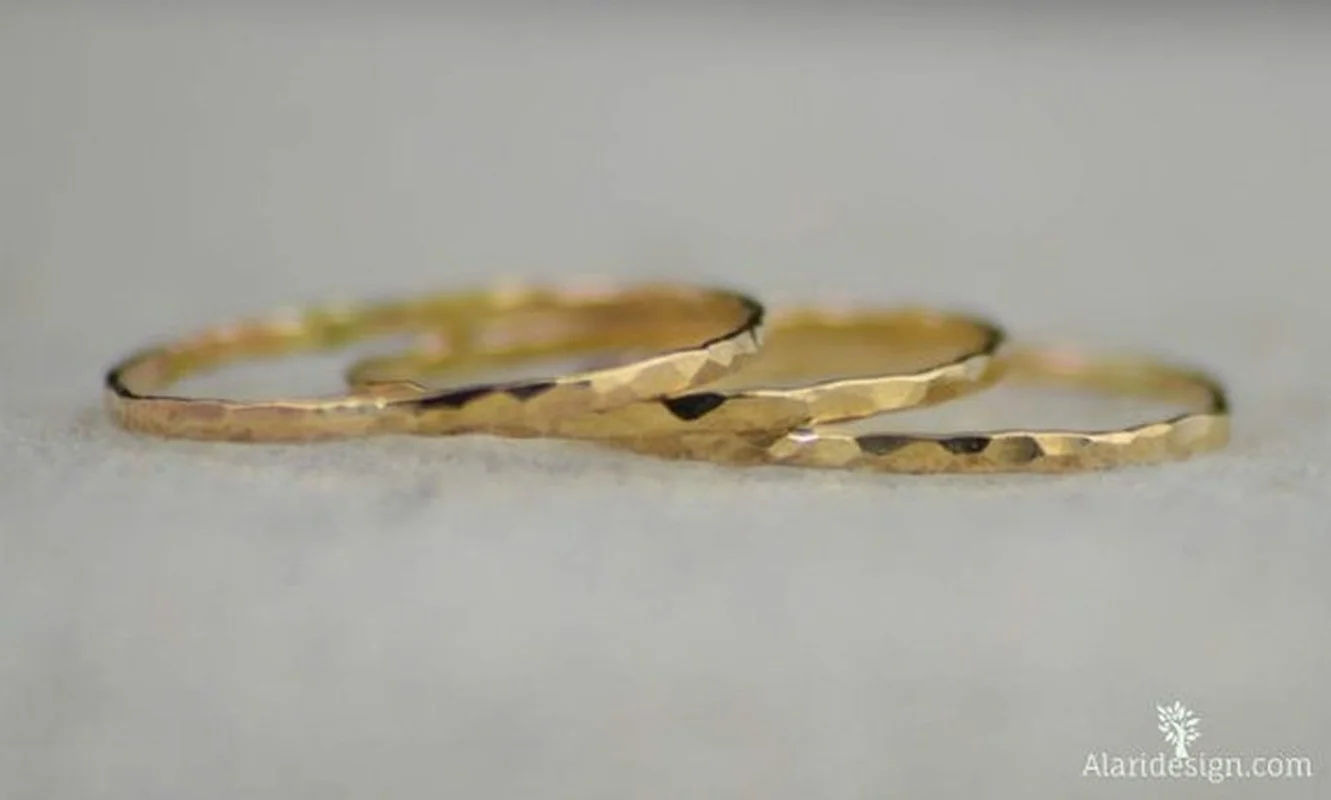 Фото Стильные ультратонкие стеклянные серебряные штабелируемые кольца 14K Hammer Rring, размер 6-10 №3
