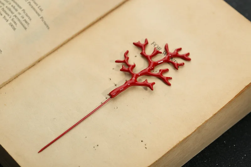 Рождественский подарок красная эмалированная Коралловая брошь булавка для