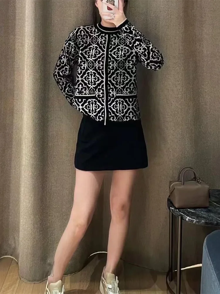 Женский прямой вязаный кардиган с круглым вырезом жаккардовый шерстяной