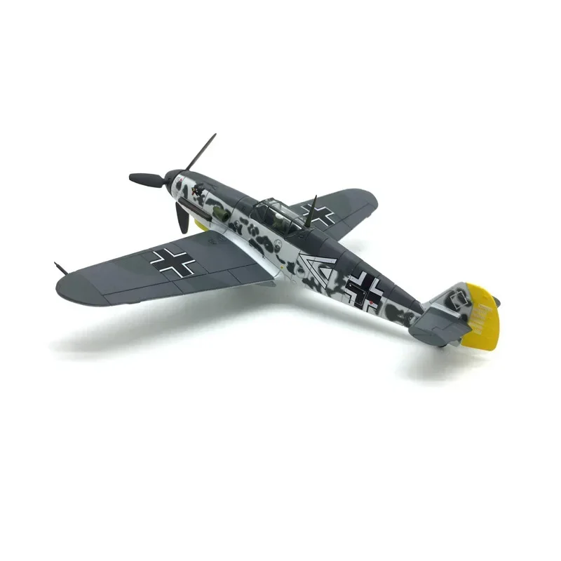 Модель немецкого истребителя BF109 в масштабе 1/72 отлитый под давлением