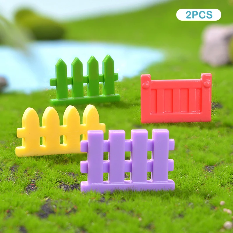 

2Pcs Mini Color Fence Ornament Garden Barrier Figurine Micro Landscape Decoration Dollhouse Miniature Toy