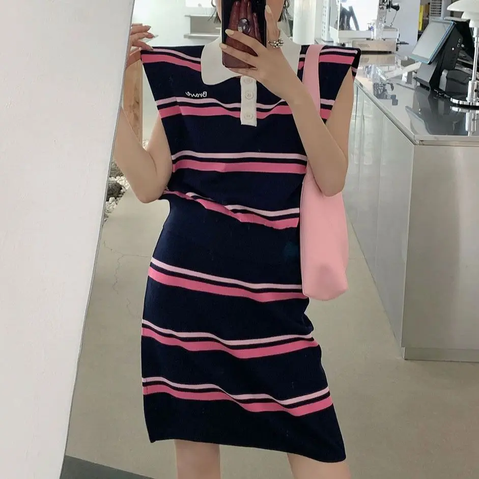 

Han Guodong door new summer leisure joker color matching stripes sleeveless top half-length skirt of tall waist suit