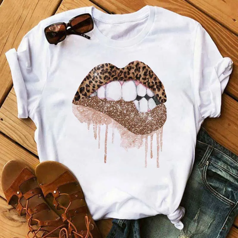

Lips Leopard Graphic Printed Women T Shirt Fashion Lip Women Tops O-neck Sexy Black Tees New Funny Summer Female T Shirt