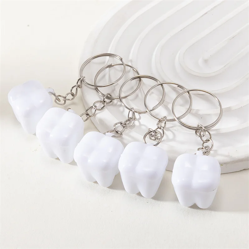 Брелок с имитацией зубов из мультфильма брелок белыми зубьями кольца для ключей