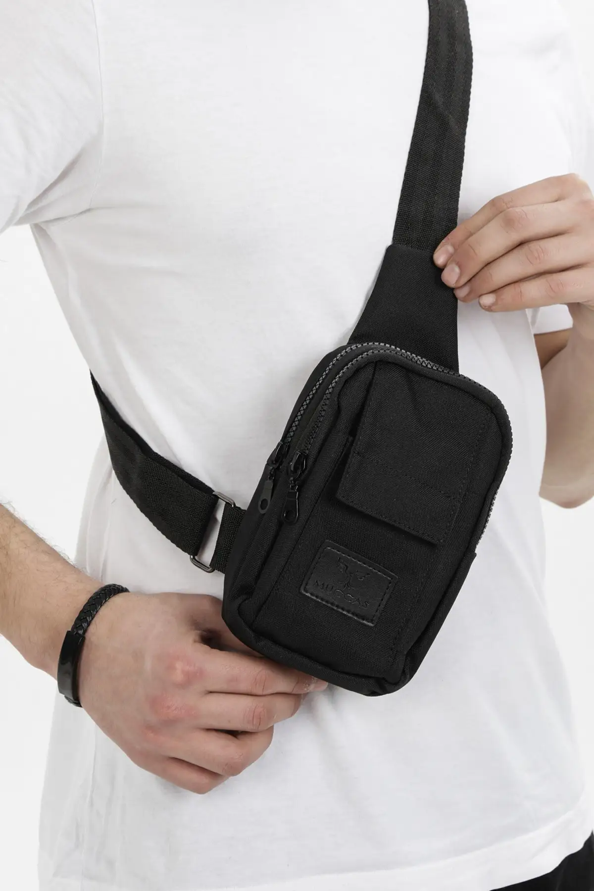 

Водонепроницаемая сумка на плечо из капризной кожи