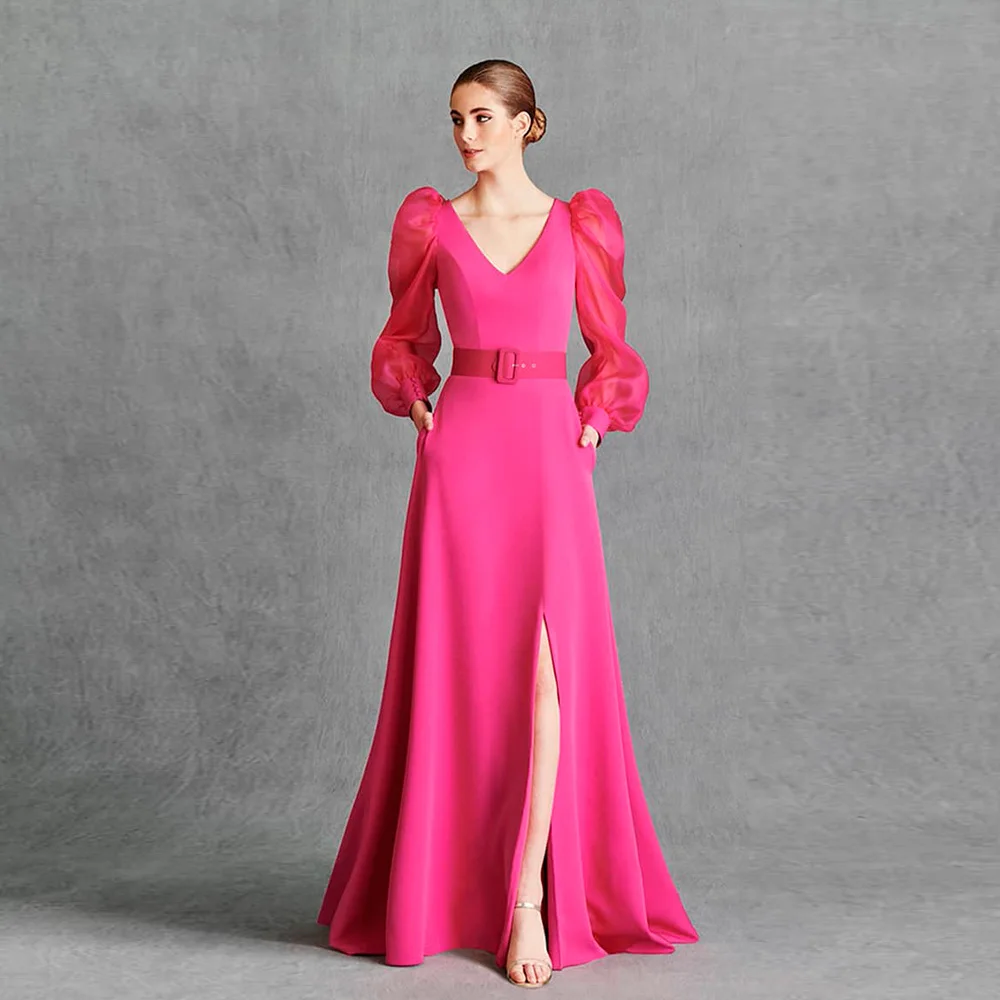 Вечернее платье-трапеция с открытой спиной и V-образным вырезом