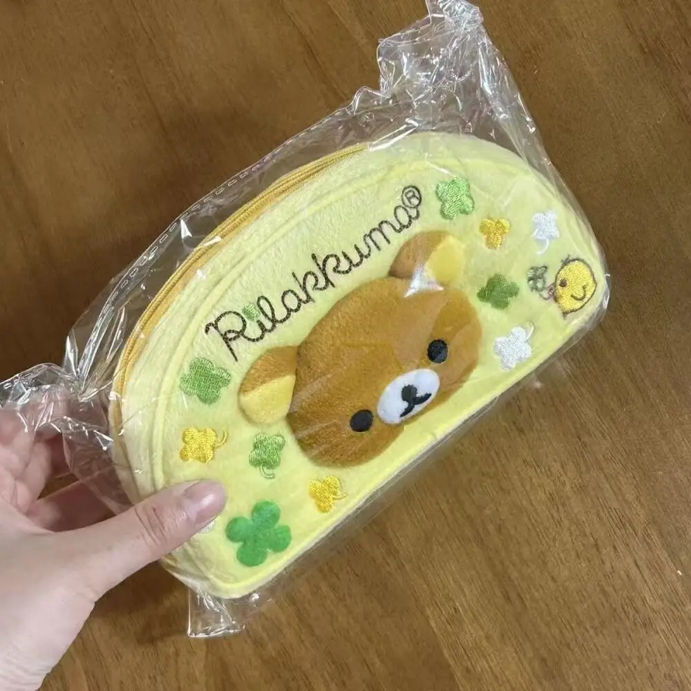 Фото Плюшевый пенал-косметичка Rilakkuma с четырехлистным клевером на молнии, однослойный, большой вместимости, подарок на праздник другу №1