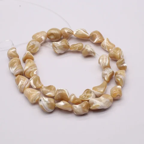 Натуральные белые хаки бусины из раковин 10-15 мм