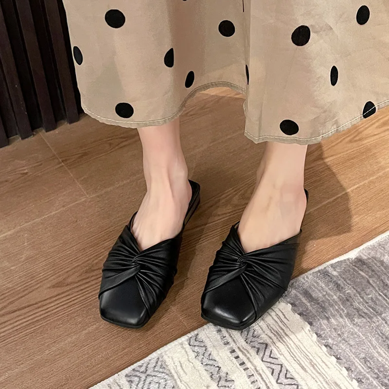 2023 Spring Shoes For Women New Outwear Pleated Baotou Half Slippers Women's Thick Heel Single Shoes Women's Slippers